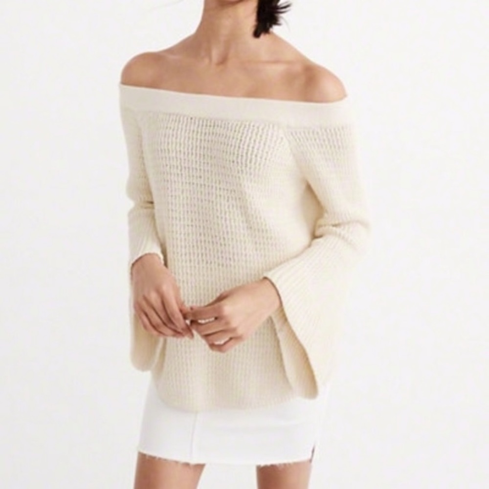 Abercrombie & Fitch Sweater